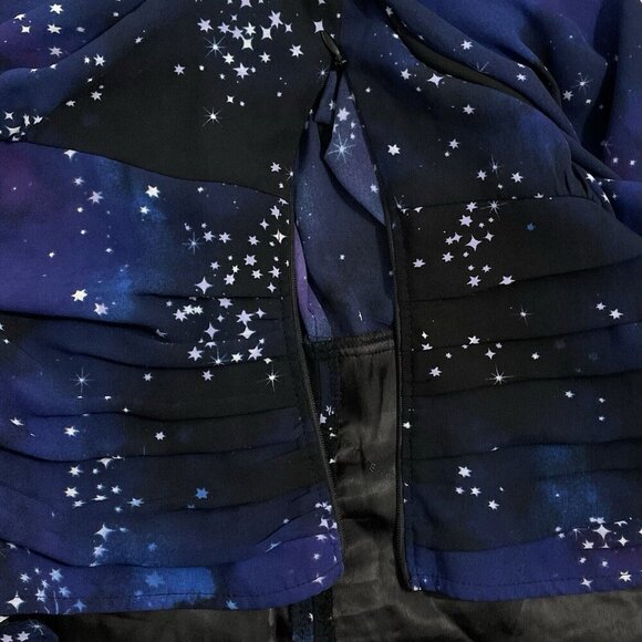 White House Black Market Womens Blouse Size 4 Stars Pattern V-Neck Ruched Front - Picture 9 of 9